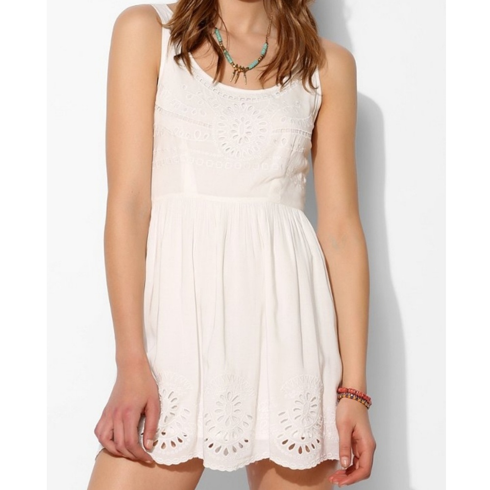 Pins and Needles Scalloped Hem Dress in White